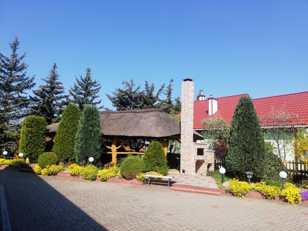 Noclegi I Restauracja Gracja Belchatow Luaran gambar