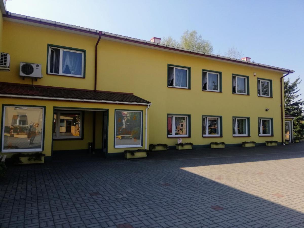 Noclegi I Restauracja Gracja Belchatow Luaran gambar