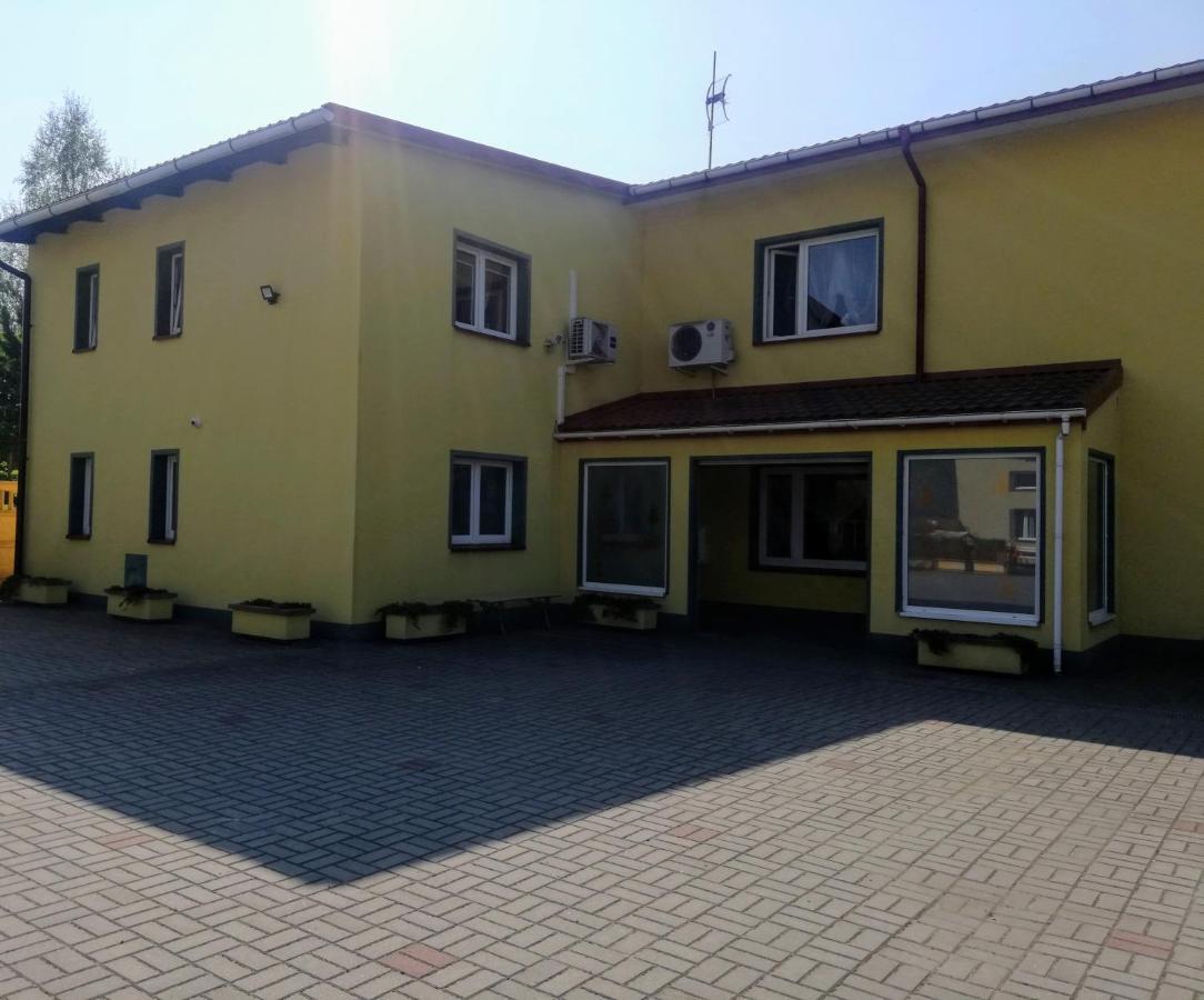 Noclegi I Restauracja Gracja Belchatow Luaran gambar