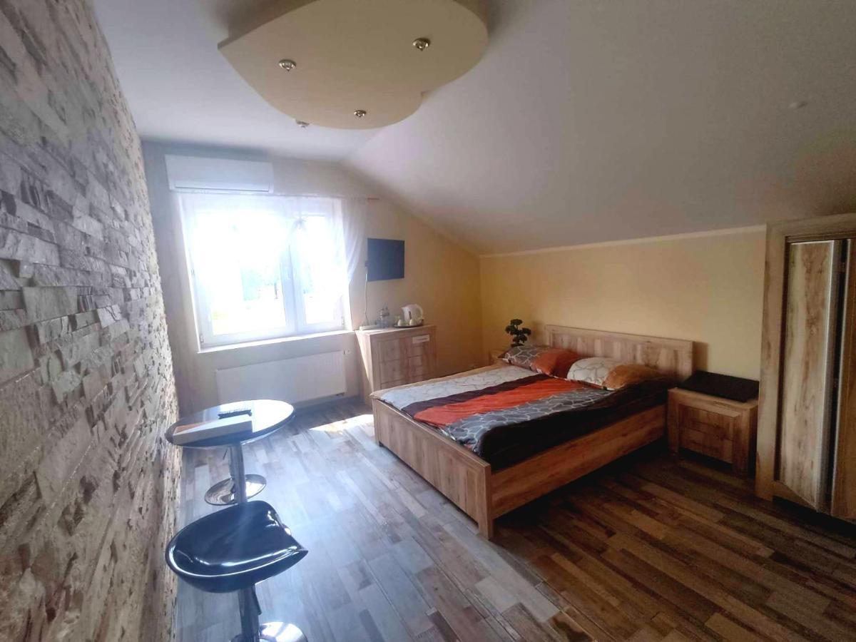 Noclegi I Restauracja Gracja Belchatow Luaran gambar