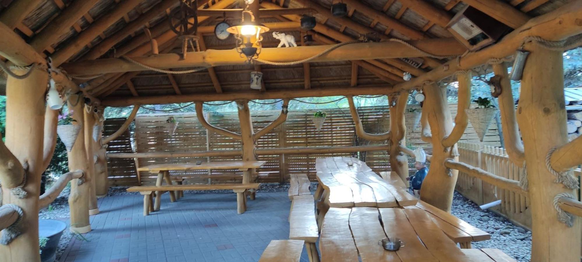Noclegi I Restauracja Gracja Belchatow Luaran gambar