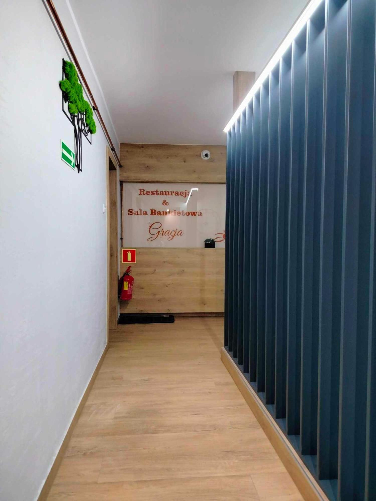 Noclegi I Restauracja Gracja Belchatow Luaran gambar
